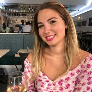 Meet your Posher, Juliette